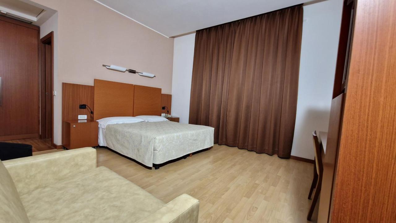 Bella Italia Palace Hotel Новара Екстер'єр фото