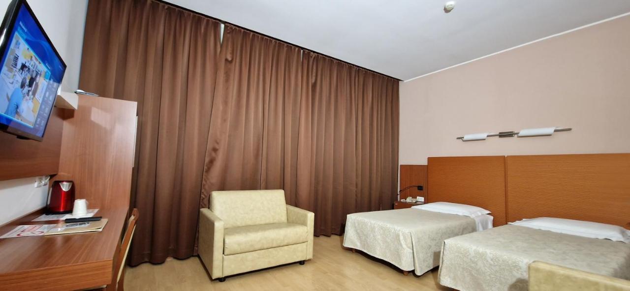 Bella Italia Palace Hotel Новара Екстер'єр фото