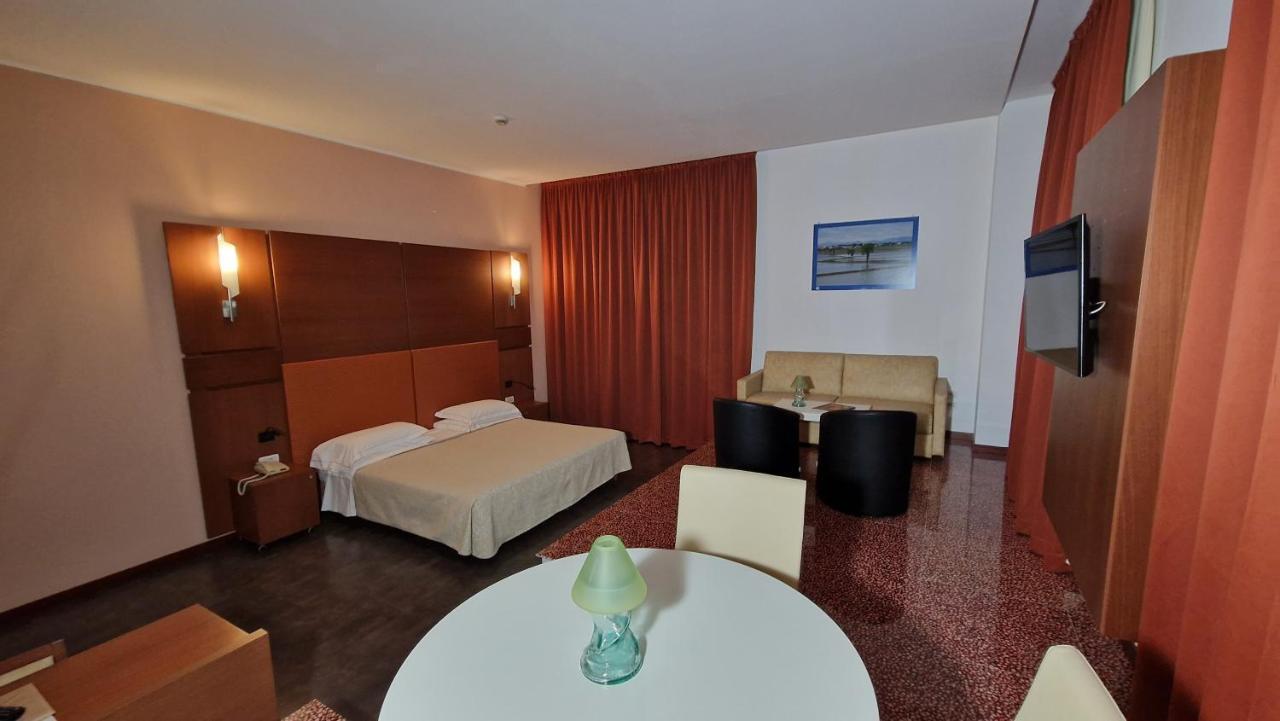 Bella Italia Palace Hotel Новара Екстер'єр фото