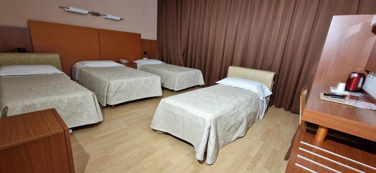 Bella Italia Palace Hotel Новара Екстер'єр фото