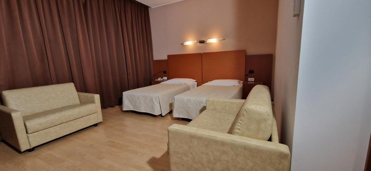 Bella Italia Palace Hotel Новара Екстер'єр фото