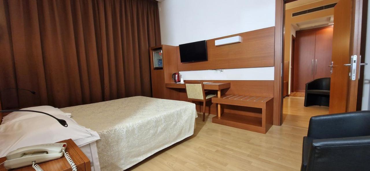 Bella Italia Palace Hotel Новара Екстер'єр фото