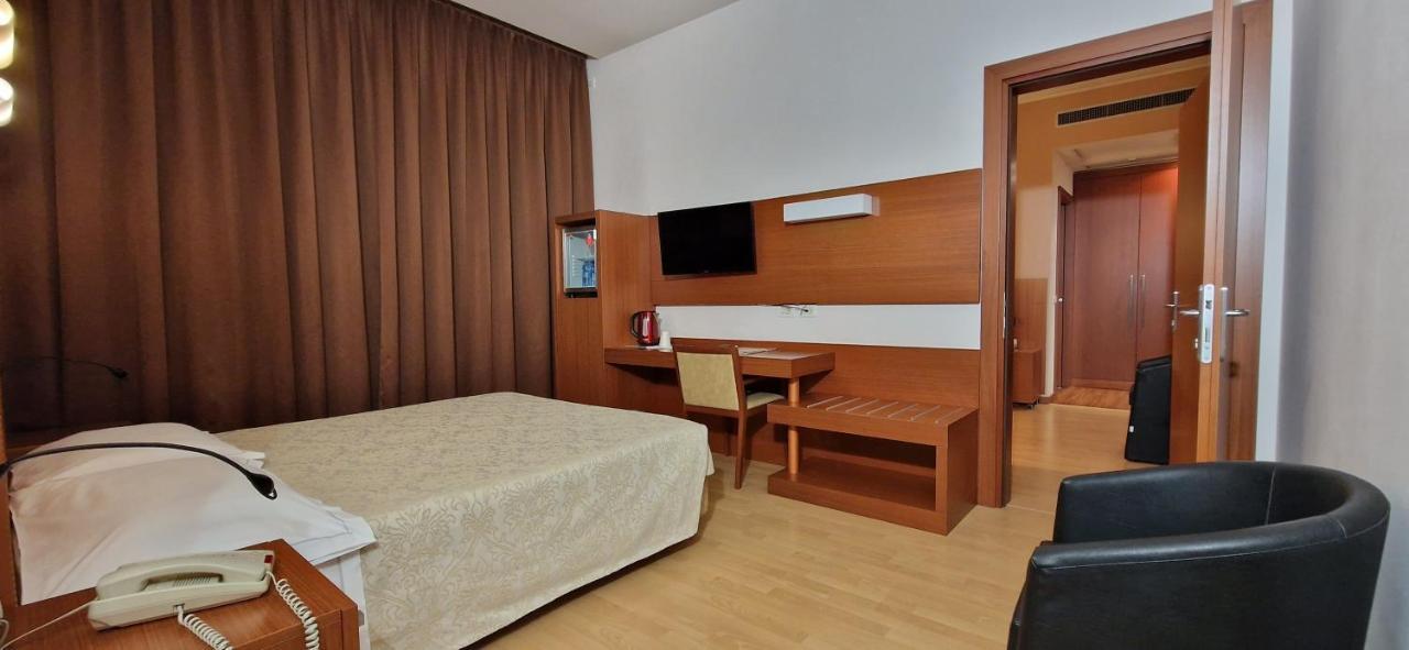 Bella Italia Palace Hotel Новара Екстер'єр фото