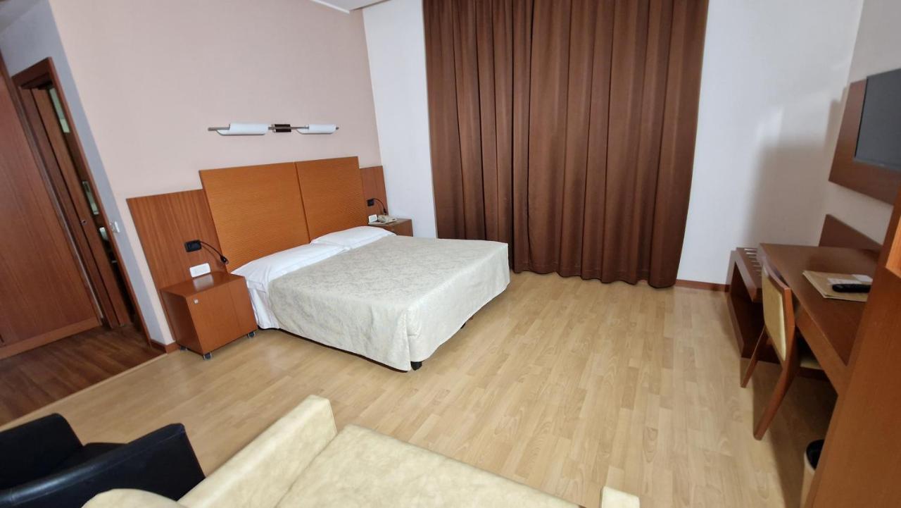 Bella Italia Palace Hotel Новара Екстер'єр фото