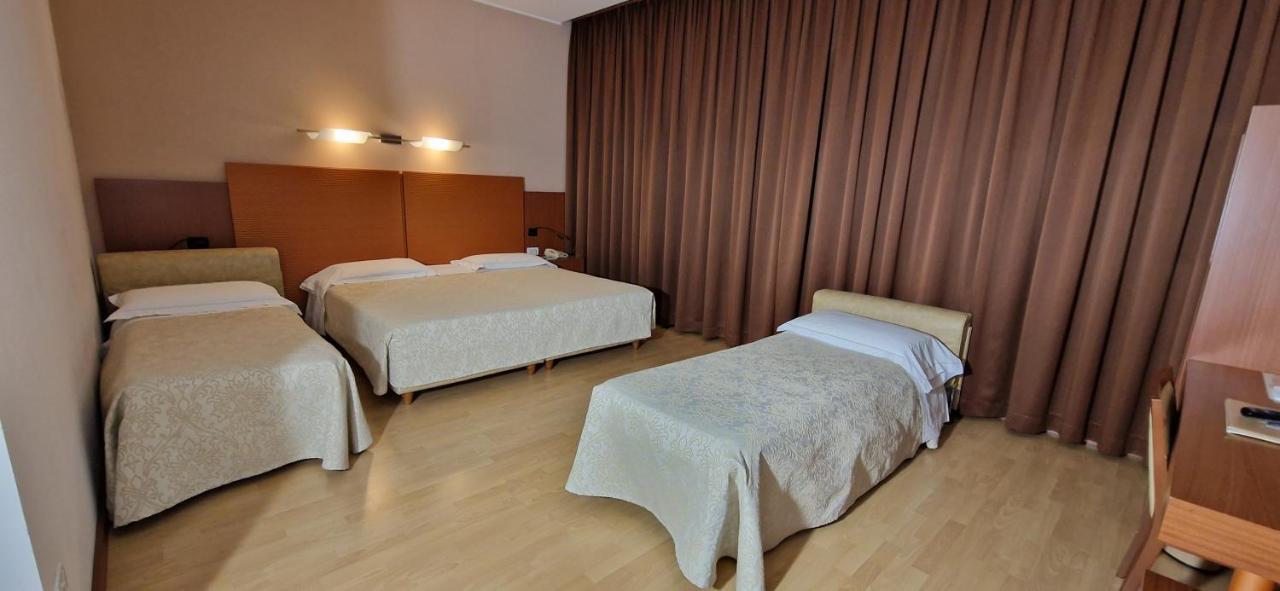Bella Italia Palace Hotel Новара Екстер'єр фото