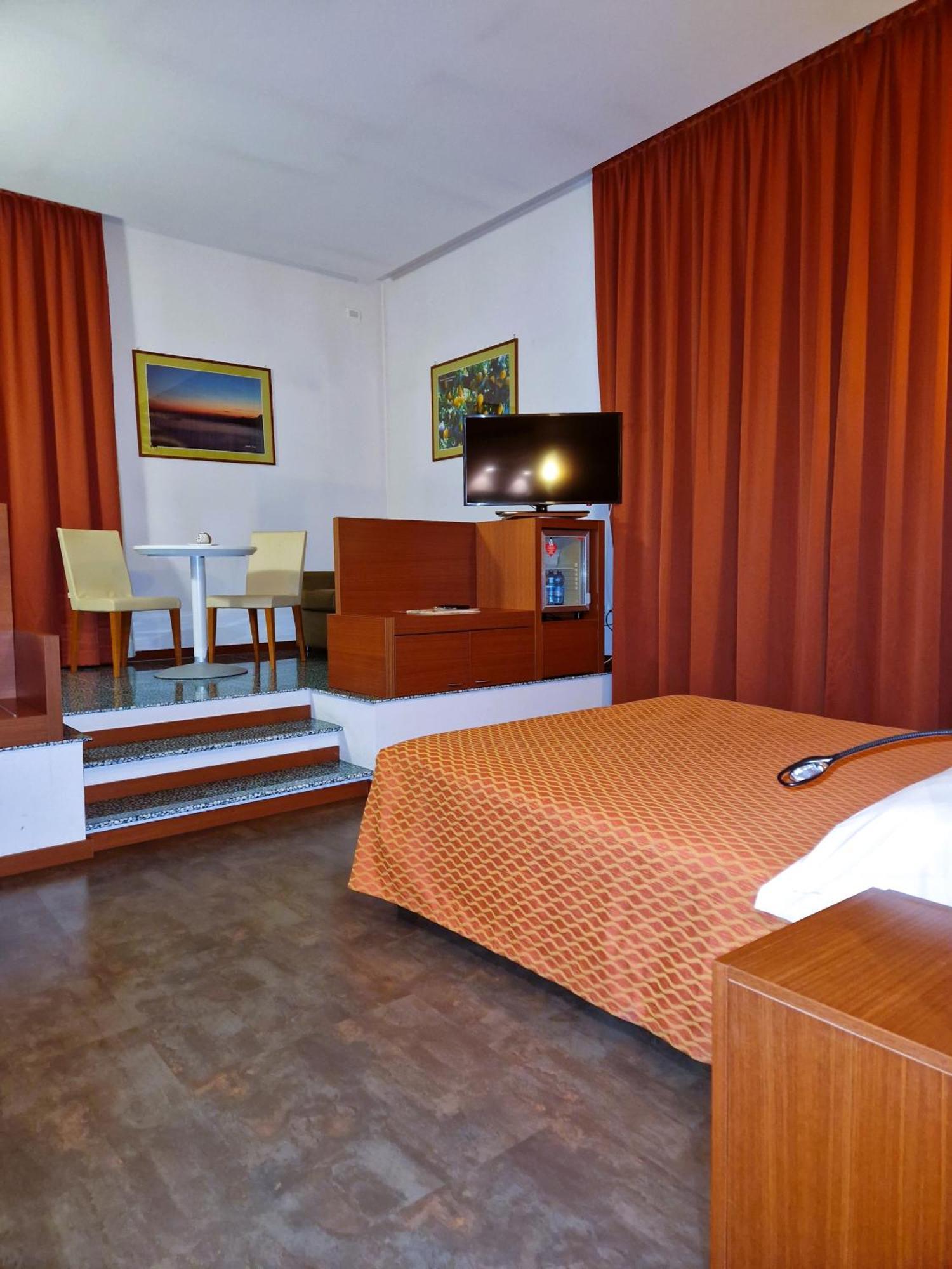 Bella Italia Palace Hotel Новара Екстер'єр фото