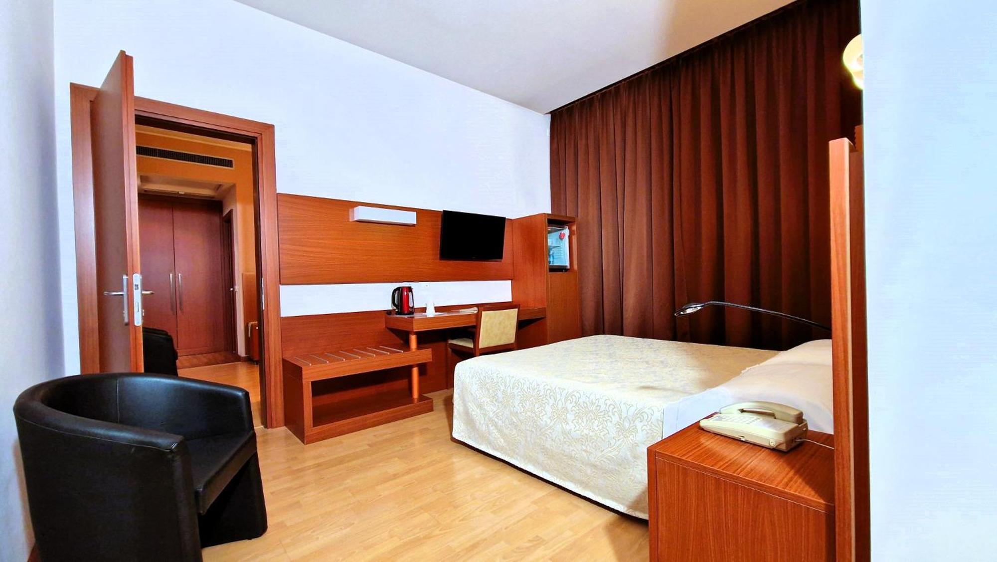 Bella Italia Palace Hotel Новара Екстер'єр фото