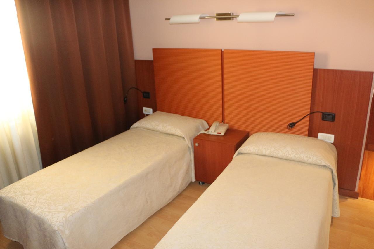 Bella Italia Palace Hotel Новара Екстер'єр фото